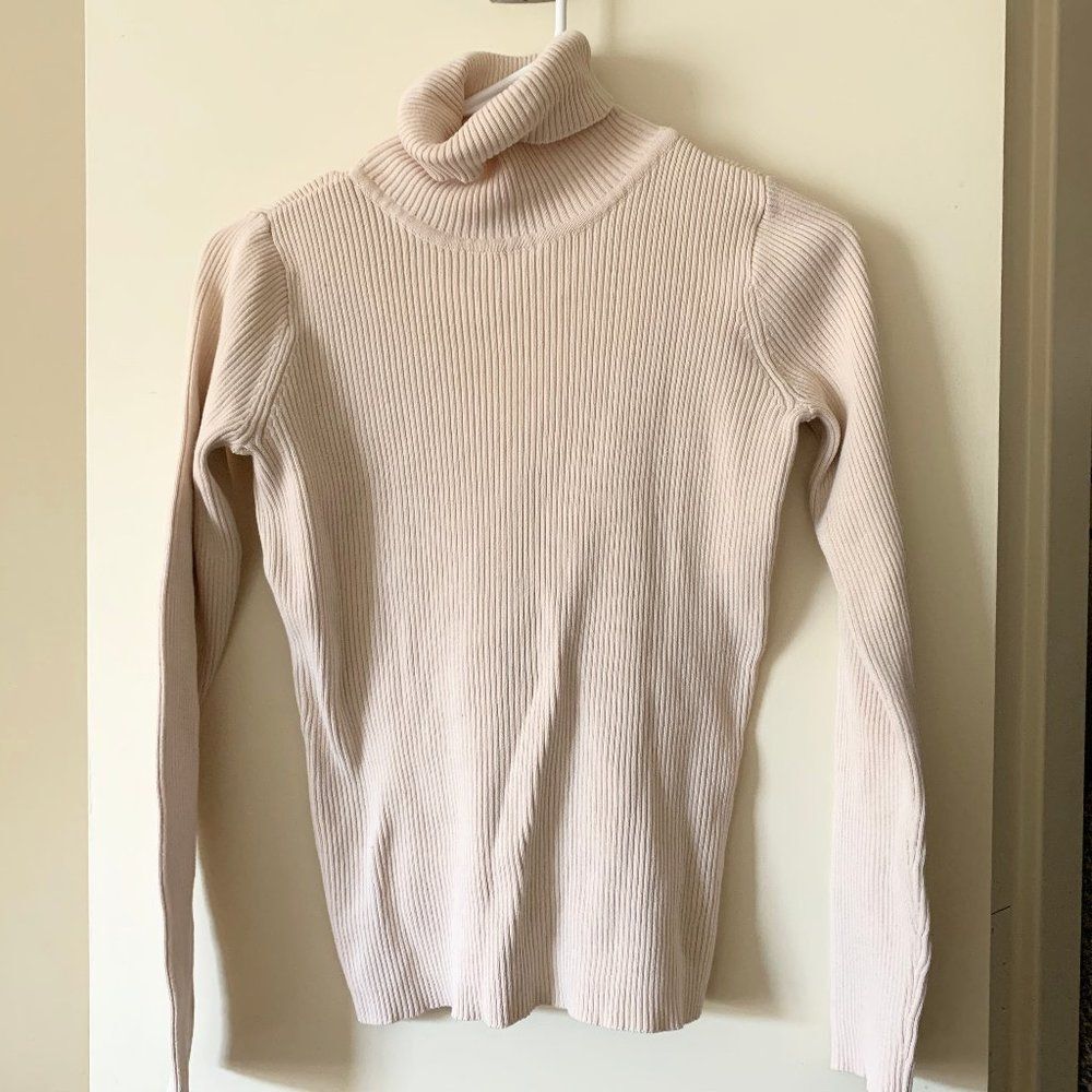 S pink gap turtleneck sweater